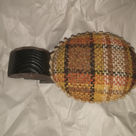 Wooden Turtle Mid Century Pin Cushion. - Picture 2 of 5